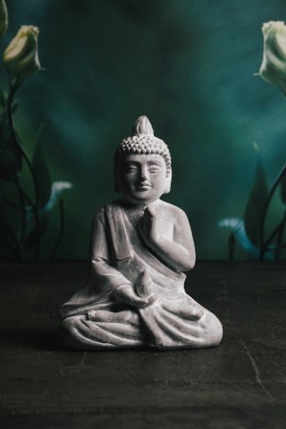 Posizione Del Letto Nel Feng Shui 1 Posiziona il letto in modo che sia visibile dalla porta, seguendo i principi del Feng Shui