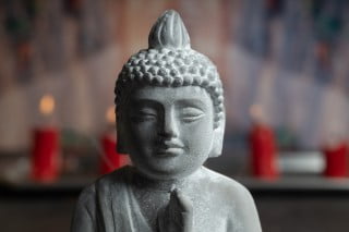 Oggetti Scrivania Feng Shui 1 Organizza gli oggetti sulla scrivania secondo i principi del Feng Shui per migliorare l'energia