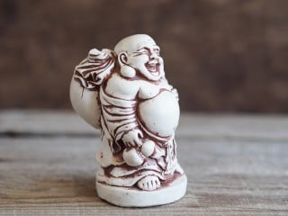 Scegli colori vivaci e armoniosi per il soggiorno secondo i principi del Feng Shui