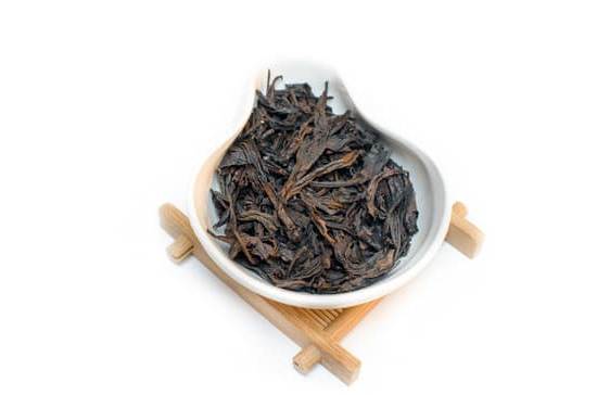 Feng Shui Ufficio Scrivania 1 Organizza la tua scrivania secondo i principi del Feng Shui per favorire la produttività e la chiarezza mentale