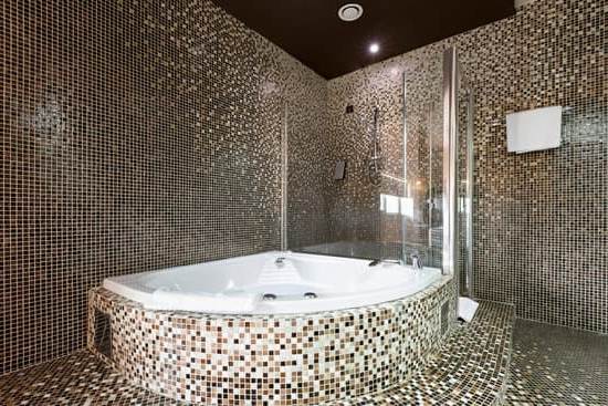 Feng Shui Groviglio Di Fili 1 Organizza i fili nel tuo spazio secondo i principi del Feng Shui per evitare il groviglio di fili